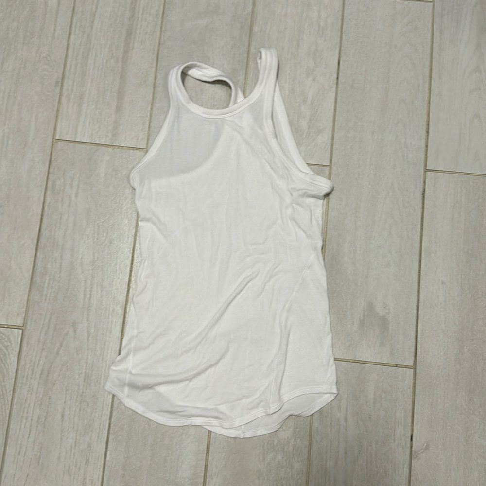 Lululemon white tank 4